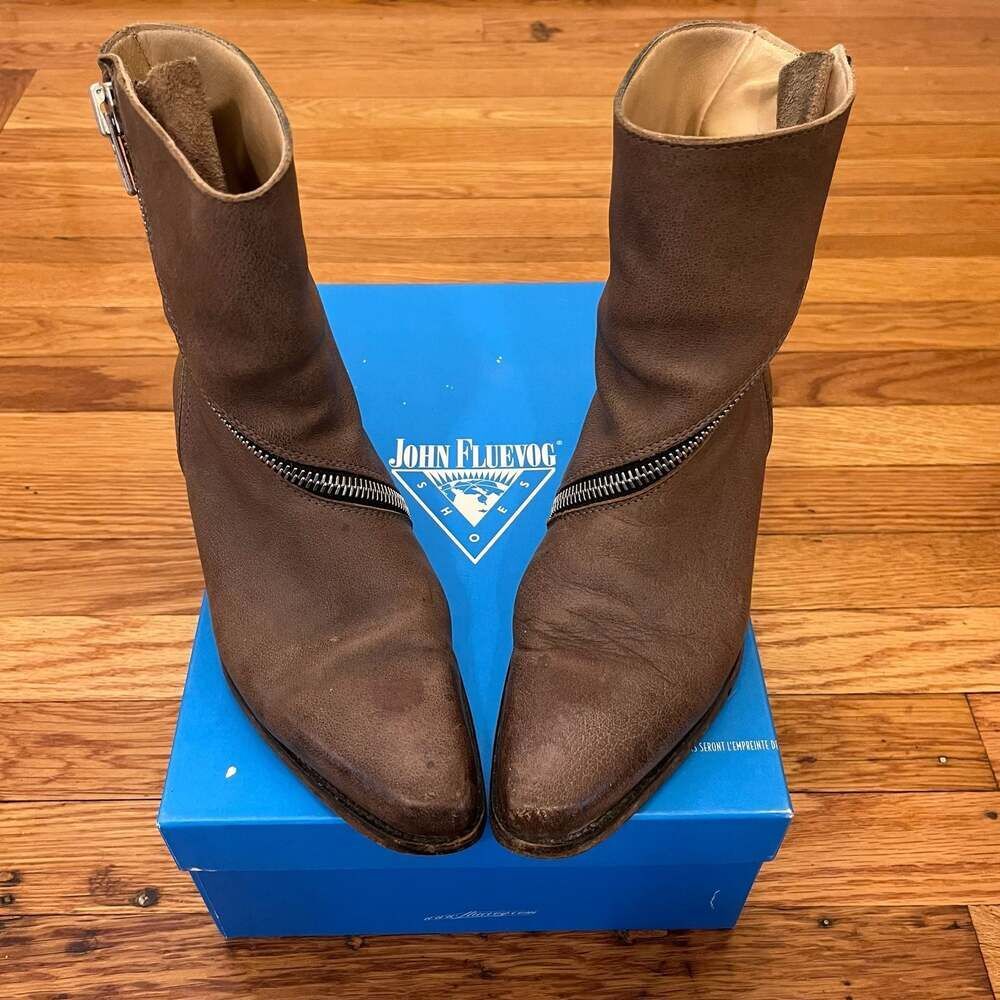 John Fluevog Ruth Twist Grey Leather Ankle Boots Size 7